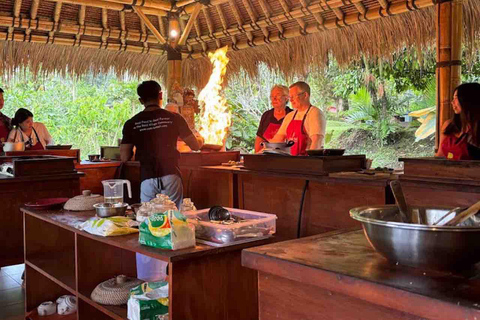 Ubud: Balinese Cooking Class 10Dish and Market with Tranfers