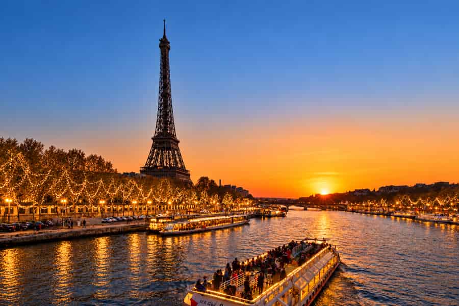 Paris: Nächtliche Bootsfahrt auf der Seine mit Beleuchtung & kostenlosem Souvenir. Foto: GetYourGuide Paris: Nächtliche Bootsfahrt auf der Seine mit Beleuchtung & kostenlosem Souvenir. Foto: GetYourGuide
