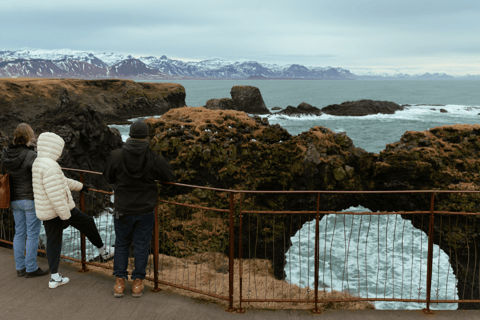 Reykjavik: avontuurlijke tour in kleine groep naar het schiereiland SnaefellsnesReykjavik: avontuurlijke tour in een kleine groep naar het schiereiland Snaefellsnes