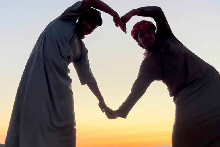 Wadi Rum: 2-Day Southern Desert Tour, Camel & Stargazing