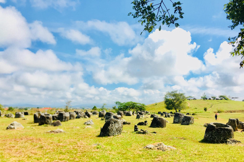 Von Vang Vieng: Tagestour zur Ebene der Krüge (Plain of Jars)