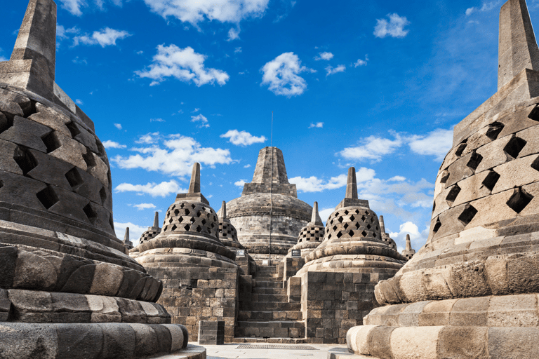 Tour di un giorno all&#039;alba del vulcano Merapi, Borobudur e PrambananTour di un giorno all&#039;alba del vulcano Merapi, di Borobudur e Prambanan