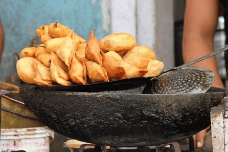 Udaipur Street Food Crawl Tour -Degustación guiada de comida local
