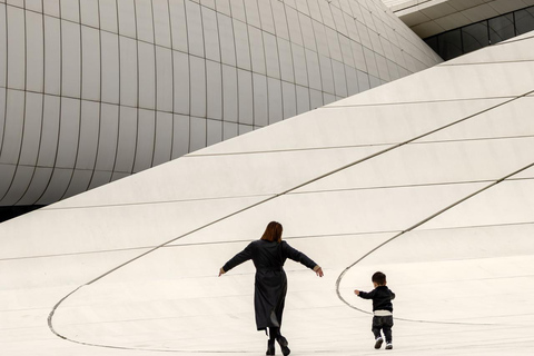 Baku: Heydar Aliyev Center Photoshoot (Flying Dress Option)