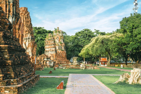 Bangkok: Ayutthaya Temples Day Trip with Sunset Cruise