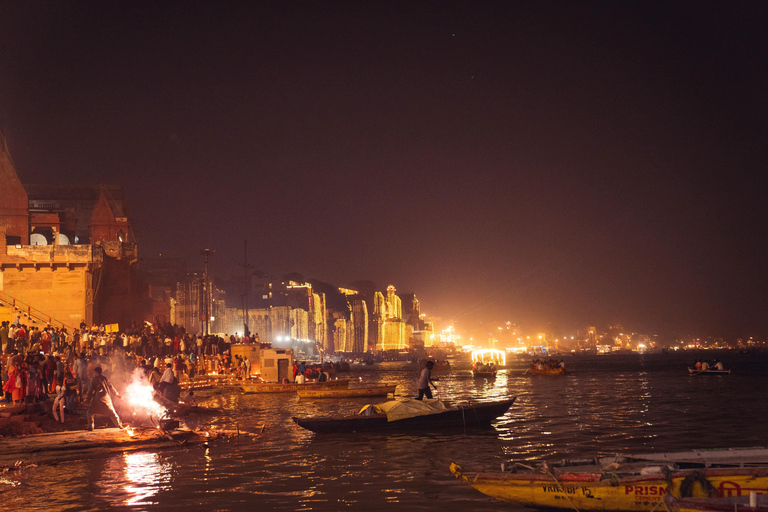 Benarés: Paseo en Crucero por el Río Ganges al Amanecer y Visita a Sarnath