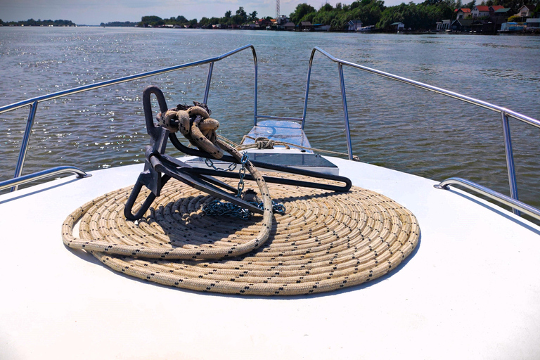 Belgrade: PRIVATE Luxury Boat Cruise on 2 Rivers 2 HOURS Private luxury boat day cruise + FREE DRINKS