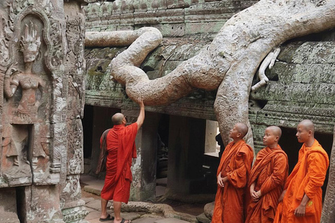 Siem Reap: Angkor Wat Tour for Bus Arrival from Phnom Penh Option 2: Angkor Temples Sunset Circuit with Guide