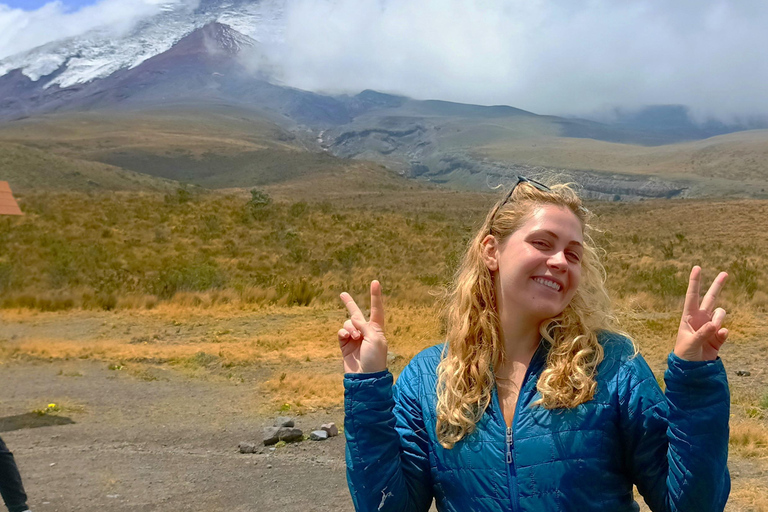 Quito: Cotopaxi National Park and Quilotoa Day Trip