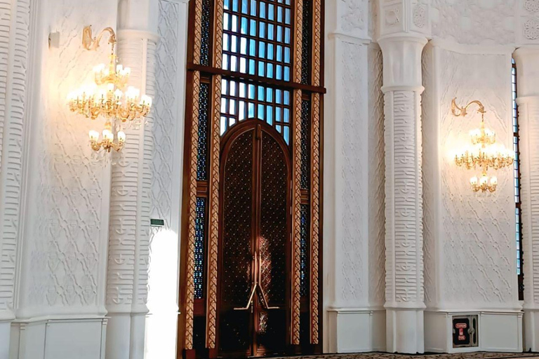 巴库：粉红湖、糖果山和贝什巴马格山之旅