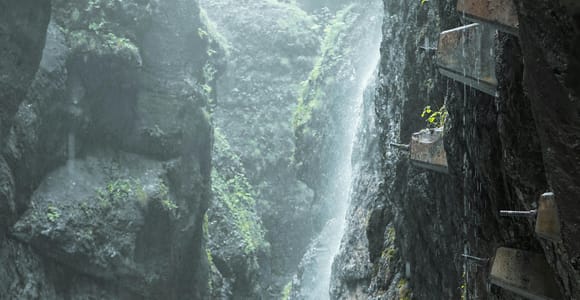 Alpine getaway: Partnach Gorge, Lake Eibsee and Zugspitze in French