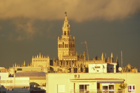 Sevilla: tour encantado a pie en español