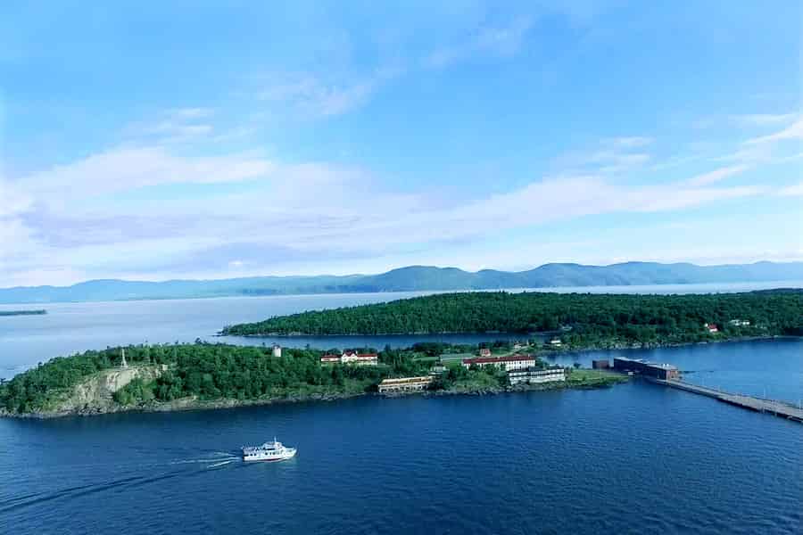 Grosse-Île: Irish Immigrant Memorial Cruise & Tour. Foto: GetYourGuide