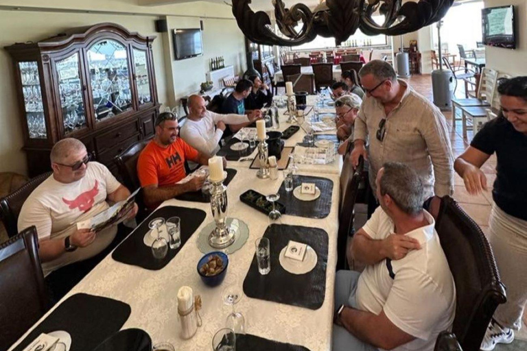 Crète : Visite de 2 vignobles avec dégustation de vin, huile d'olive et déjeuner