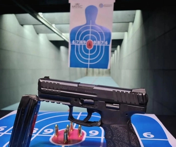 Tirana: Poligono di tiro con pistola e trasporto