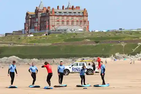 Fistral Beach: Beginners Surf Lesson