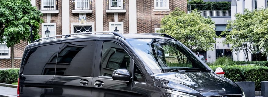Parigi: trasferimento privato premium da o per l'aeroporto di Beauvais