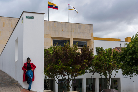 Candelaria Bogotá: Photo Shoot and Private Hike for Couples