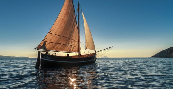 Vis Island: Traditional sailing with historic Falkuša boat