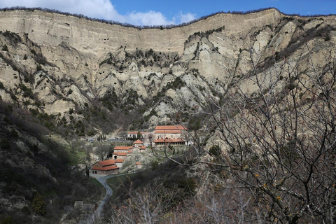 Tbilisi: Shiomgvime Monastery & Limestone Canyon Tour