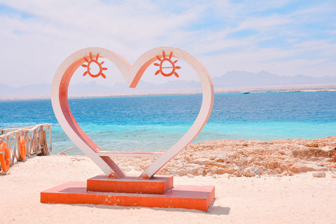 Hurghada: Luxury Catamaran Semi Submarine & Island & Sunset Luxury Catamaran Island With Private Transfer