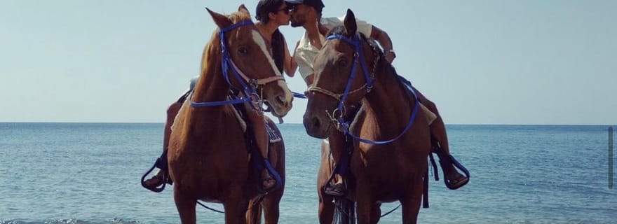 Journée d'amusement à Santorin : Chevauchée - Dégustation de vin - Tapas