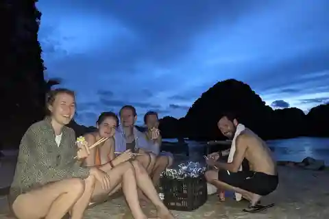 Van Hanoi naar Lan Ha Bay: 2-daagse junglewandeling en nachtkajak