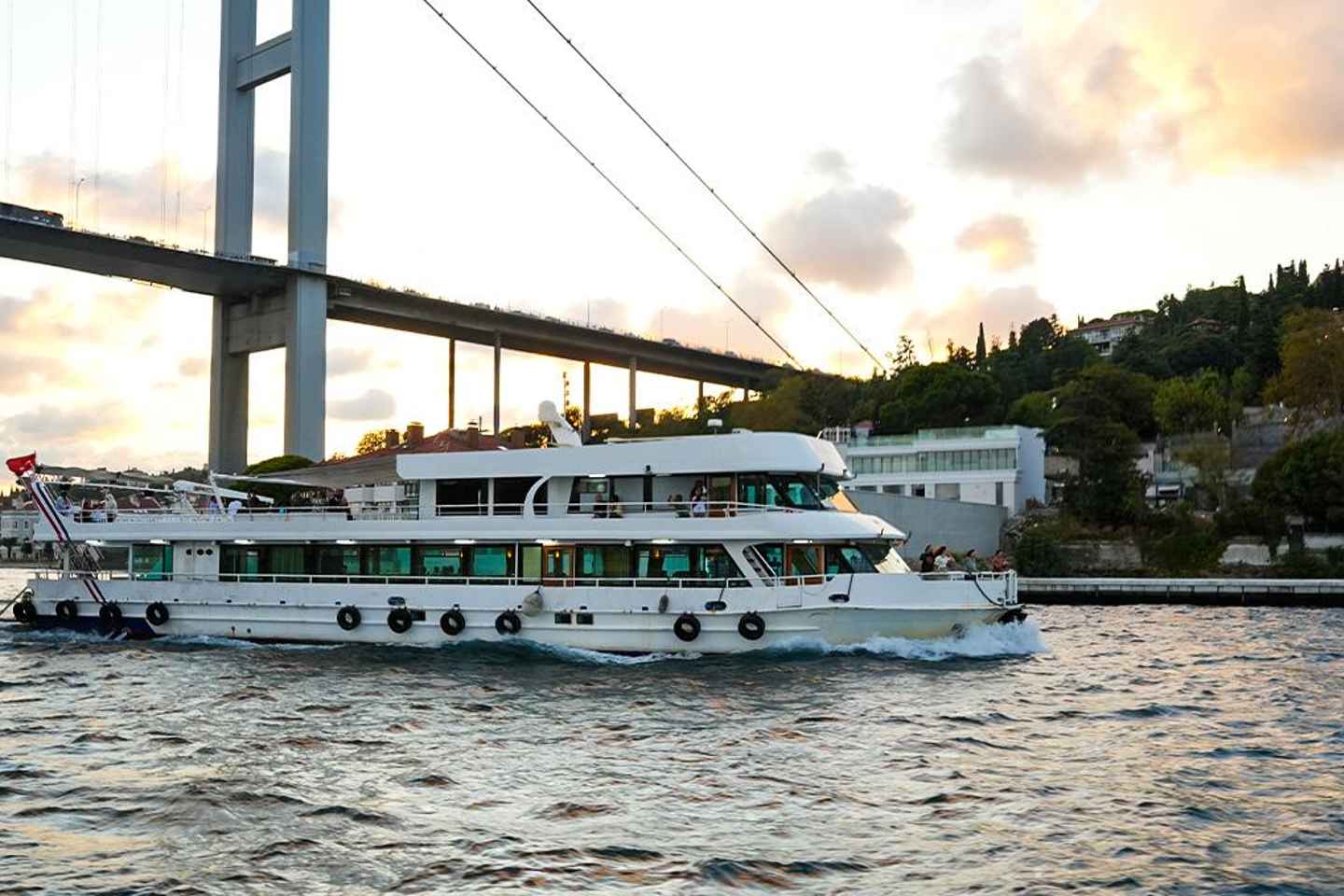 Istanbul: Bosphorus & Golden Horn Cruise Daytime or Sunset
