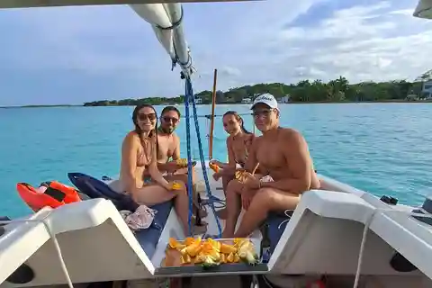 Vela: Aventura en Vela en grupo en Bacalar