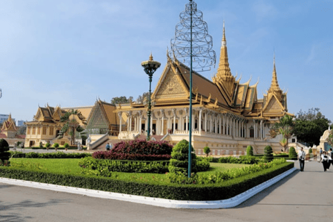 Royal Palace, National Museum, Russian Market & Wat Phnom Option 1: Private Tour with Tuk-Tuk Driver