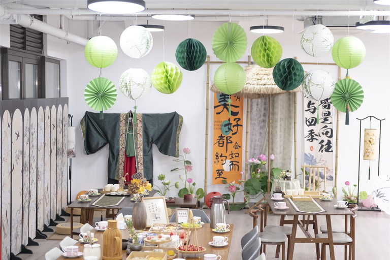 From Shanghai: Hangzhou 2-Day Tour with Culture Experience