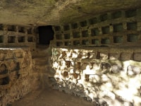 Tomb Hunting and Trekking Adventure in Sovana - Housity