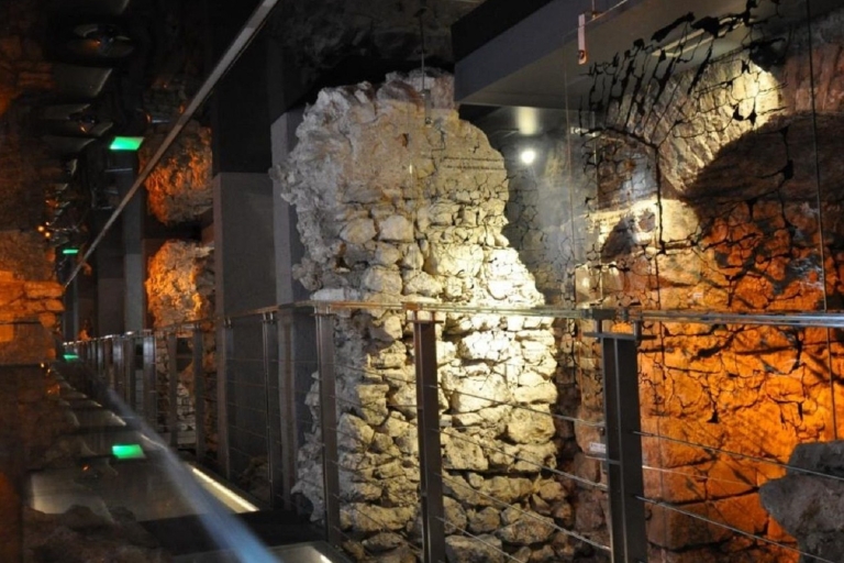 Cracovie: visite privée du musée souterrain du Rynek sans file d'attenteVisite privée du musée souterrain de Rynek de 2 heures