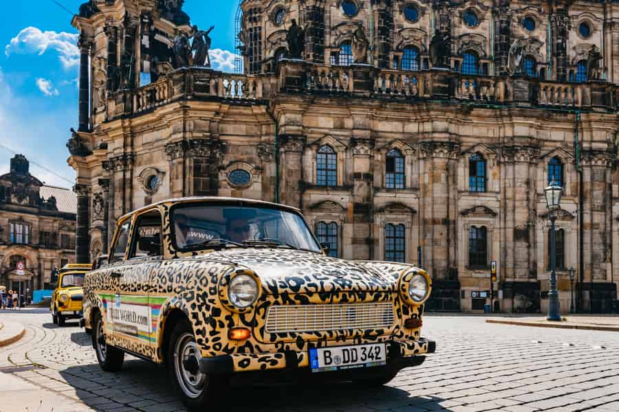 Dresden: Geführte Sightseeingtour im klassischen Trabi. Foto: GetYourGuide