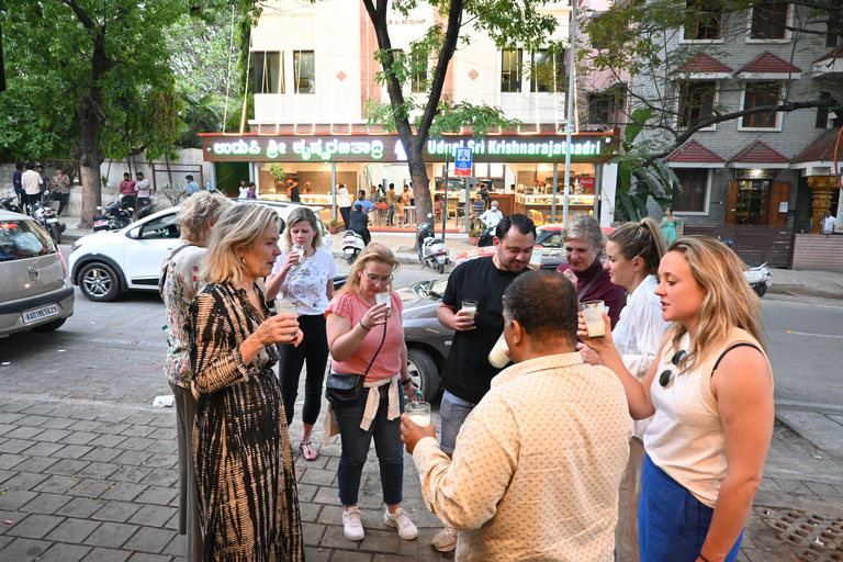 Bangalore: Foodie Tour, Local Market, & Mystery Nandi Temple Bangalore:Food Street Walk+Local Market+Mystery Nandi Temple