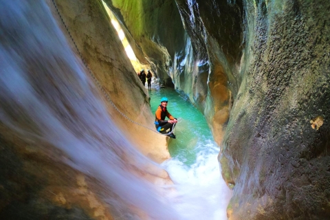 Canyoning sur la rivière Skurda - Aventure extrême dans la ville de Kotor