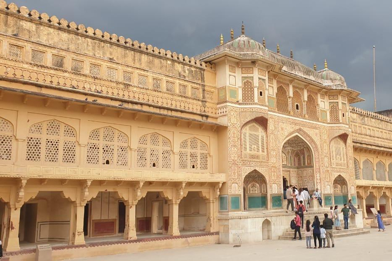 Visita locale della città di Jaipur con opzioniAuto privata con autista e guida locale per le visite turistiche