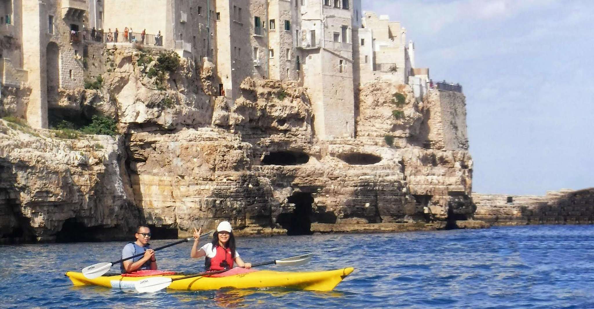 Polignano Sea Kayak Tour mit Badestopp in einer Höhle - Hizvo
