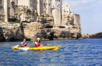 Polignano Sea Kayak Tour mit Badestopp in einer Höhle - Hizvo