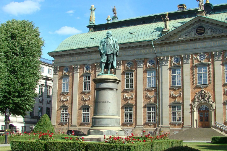 Stockholm: Old Town Walking Tour and the Viking Museum