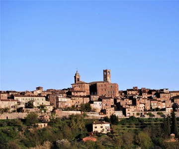 Città della Pieve: urban trekking, visiting Etruscan remains