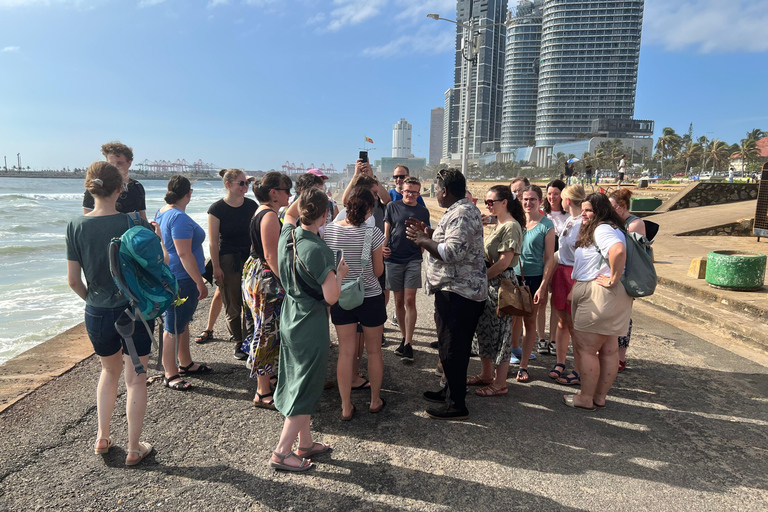 Colombo Van City Tour with Guide and Hotel Pickup.