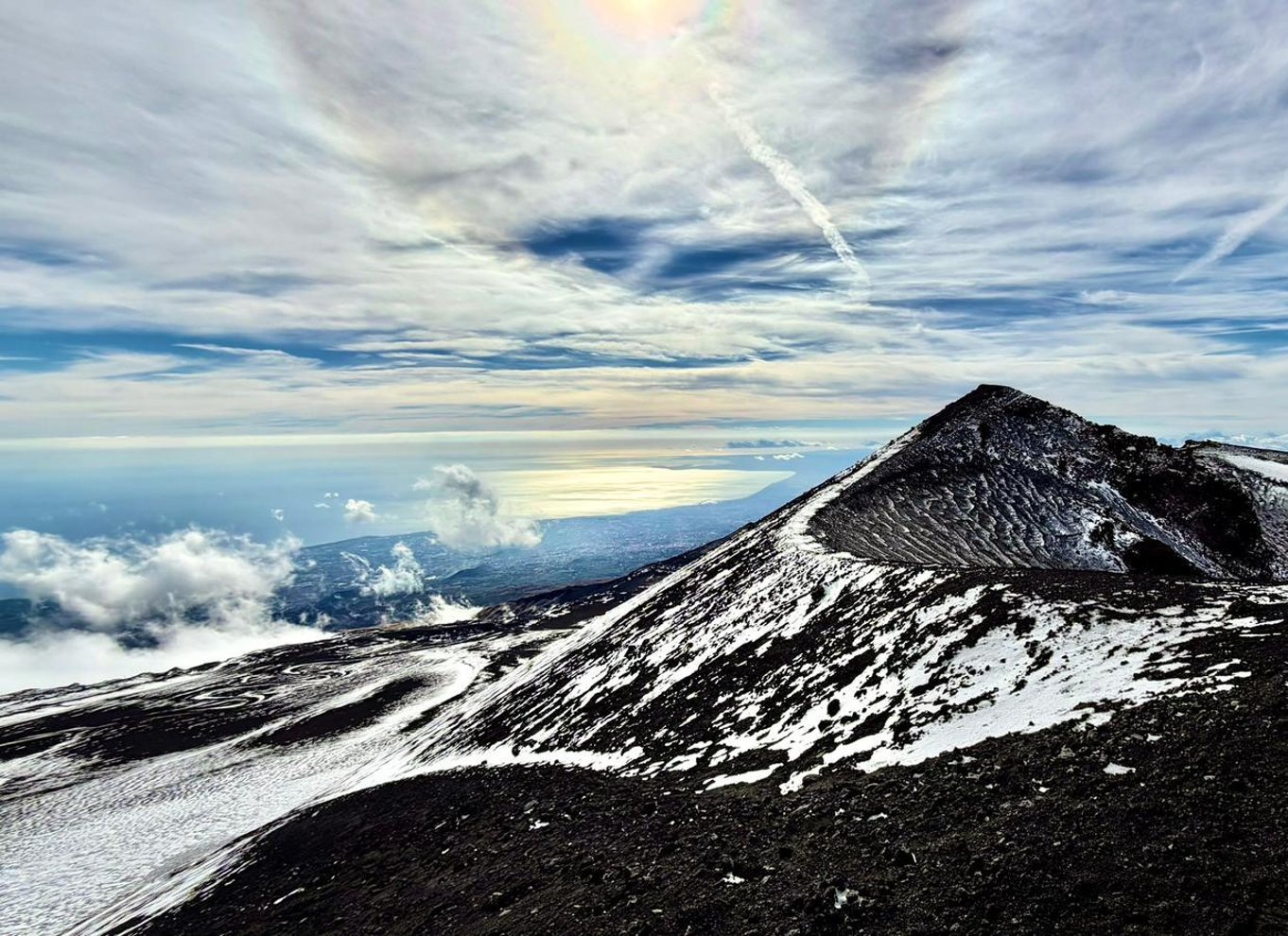 Etna: Vandre op til 3000 m med kabelbane og firehjulstrækker