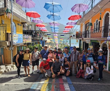 RONDREIS VANUIT ANTIGUA: VERKEN DE DORPEN VAN HET ATITLAN MEER.