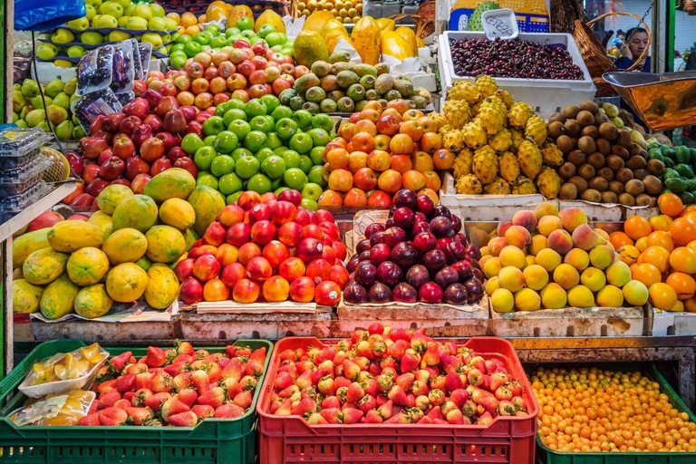 Bogotá: Street Urban Tour with Fruits, Graffiti and Guide