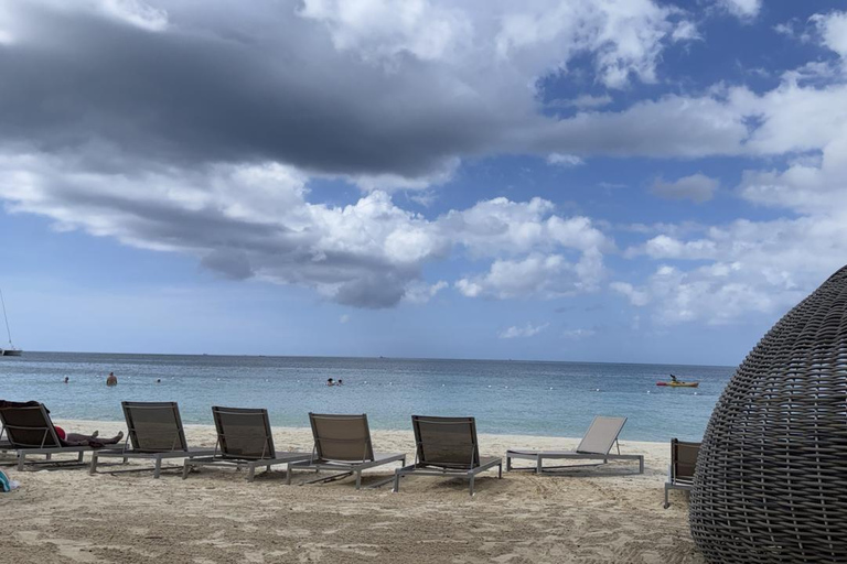 Negril Day Trip to Rick's Cafe & 7 Mile Beach from Falmouth
