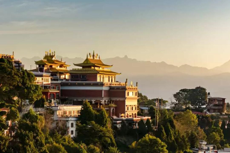 Katmandú: Retiro de una noche en un monasterio con excursión guiada