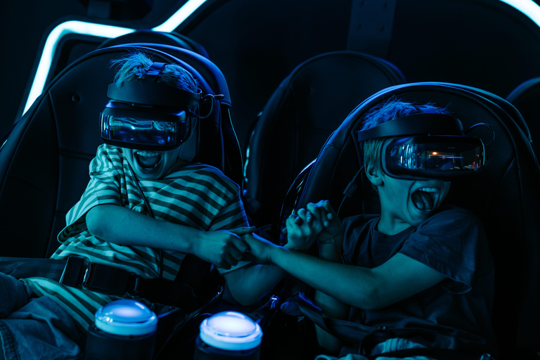 Leuven: Ultimate VR Simulator Experience – 3 Games + Drink