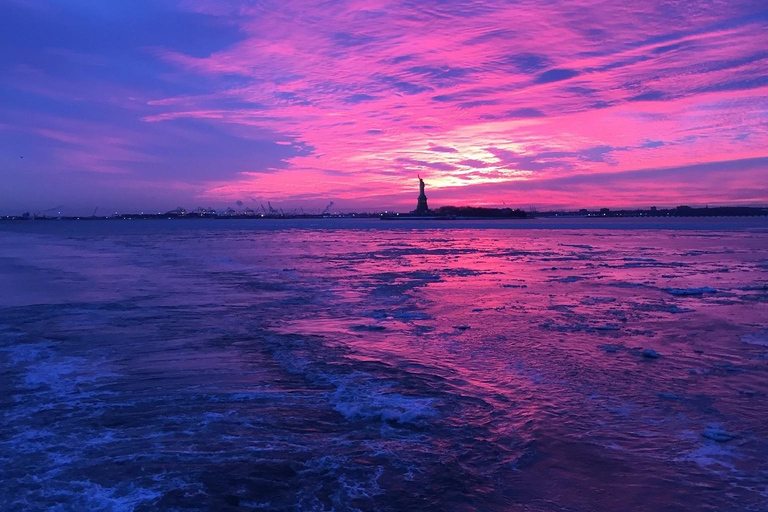 NYC Sunset, Music &amp; Statue of Liberty Sightseeing CruiseZonsondergang in NYC, muziek en rondvaart langs het Vrijheidsbeeld