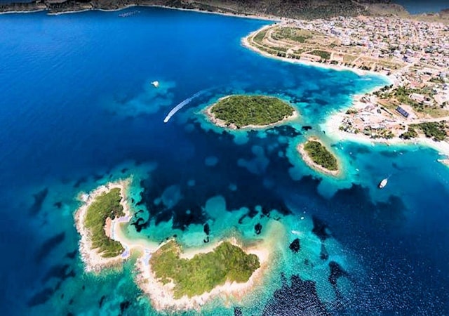 Visit Best of Saranda Blue Eye, Butrint, Ksamil & Lekuresi Castle in Ksamil, Albania